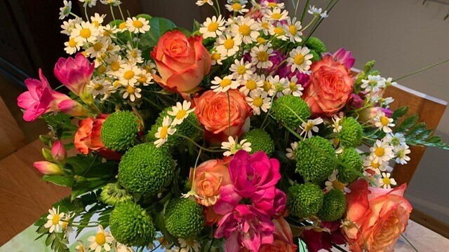 Bild von einem bunten Blumenstrauß