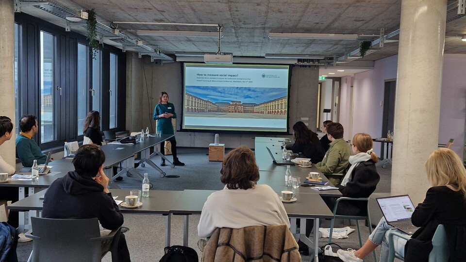 Prof. Dr. Dominika Wruk hält eine Keynote zur Wirkungsmessung
