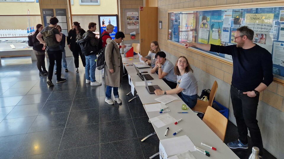 Ankunft der Teilnehmenden und Registrierung in B6