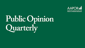 Logo von Public Opinion Quarterly. Weiße Schrift auf grünem Hintergrund