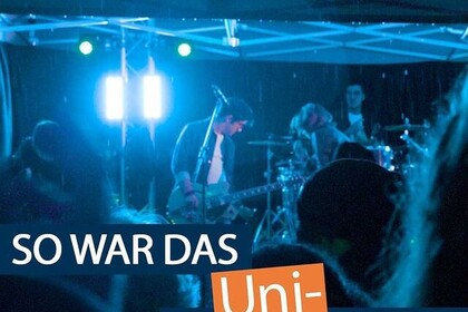 Eine Rockband spielt auf einer Bühne ein Konzert. Link: Instagram Schlossfest 2022