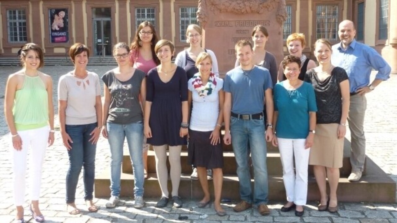 HWS 2012 Gruppenbild des Lehrstuhls vor dem Schloss, HWS 2012