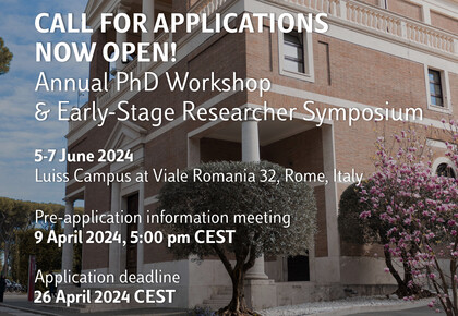 Die LUISS Universität in Rom ist im Hintergrund. Im Vordergrund stehen Informationen über einen Workshop im Juni 2024.