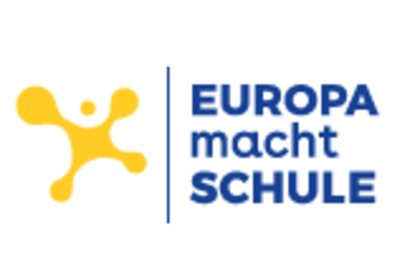Gelber Tintenfleck links neben dem blauen Text: "Europa macht Schule"