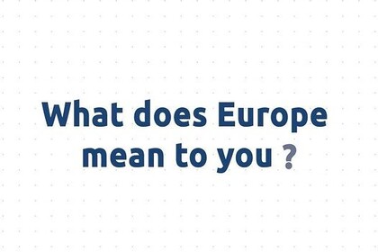 Text in blauer Schrift vor gepunktetem Hintergrund: "What does Europe mean to you?"