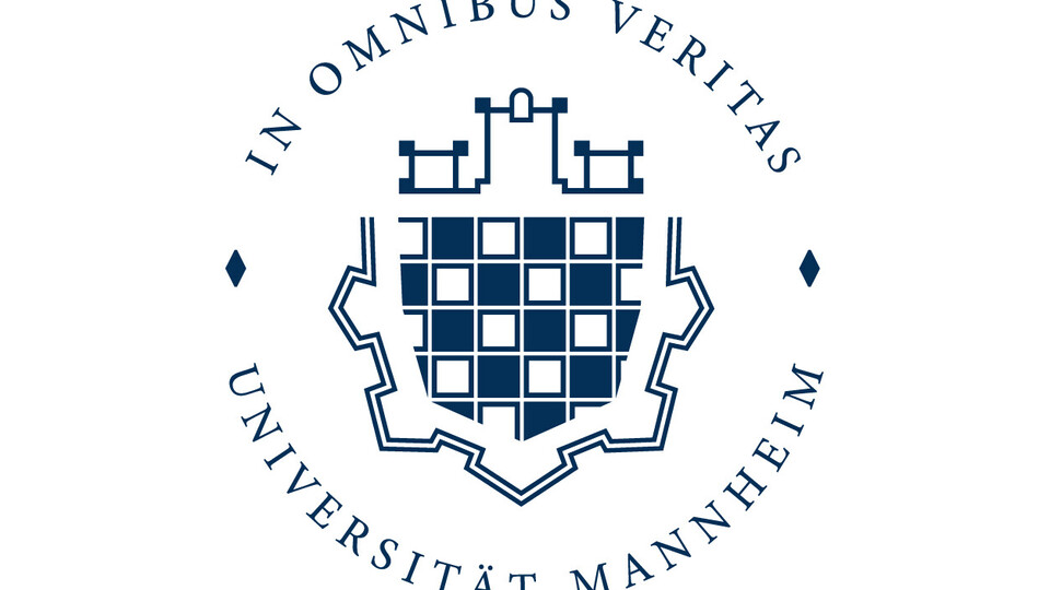 Das Siegel der Universität Mannheim mit dem Motto "In In omnibus veritas suprema lex esto". 