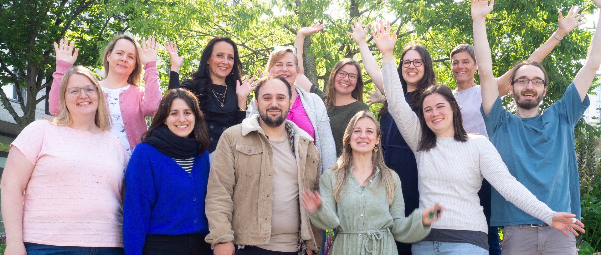 Foto des Lehrstuhlteams Klinische Psychologie und Psychotherapie des Kindes- und Jugendalters