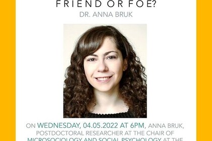 Portrait von Dr. Anna Bruk mit dunkelbraunen, lockigen Haaren und schwarzem Oberteil. Darunter Text vor weißem Grund: "On Wednesday, 04.05.2022 AT 6PM, Anna Bruk, Postdoctoral Researcher at the Chair of Microsociology and Social Psychology at the University of Mannheim, will share her research insights concerning vulnerability with us". Umrahmt von gelbem Grund.