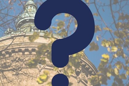 Wasserturm Mannheim. Im Overlay ein großes blaues Fragezeichen. Link: Instagram Studie