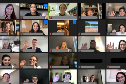 Screenshot von Kacheln aus einem Videocall