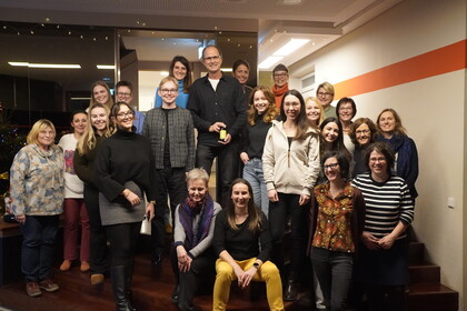 Gruppenbild Mitarbeiter*innen des Romanisches Seminars während der Weihnachtsfeier