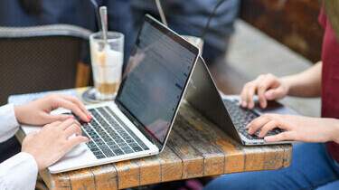 Arbeiten am Laptop